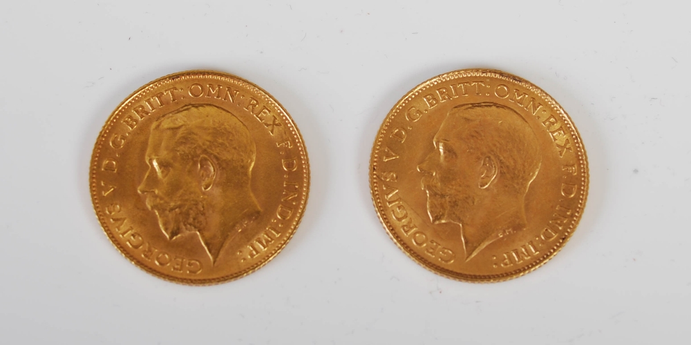 Two George V gold half Sovereigns both dated 1913, (2). - Image 2 of 3