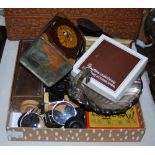 Group of mixed collectibles, including a pair of early 20th century folding spectacles, an early