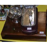 Early 20th century mother of pearl handled dessert canteen, with twelve knives and twelve forks