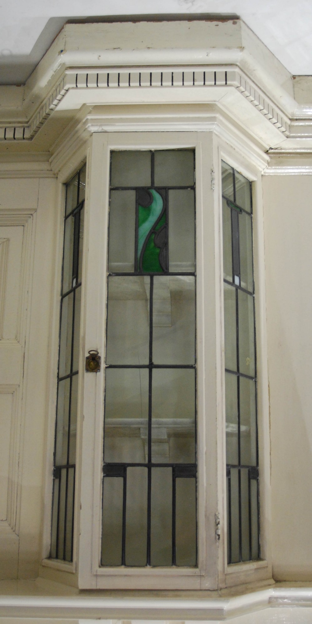 A Scottish Glasgow School Arts & Crafts painted wood, leaded glass and metal mounted fire surround - Image 3 of 12