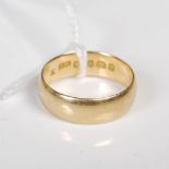 An 18ct gold wedding ring, 3.4 grams.