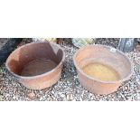2 cast iron pots