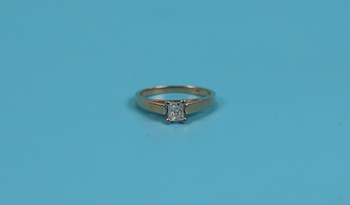 14ct gold princess cut diamond (.40ct) solitaire ring