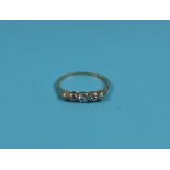 18ct gold 5 stone diamond ring