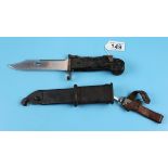 Hunting / utility knife in sheath