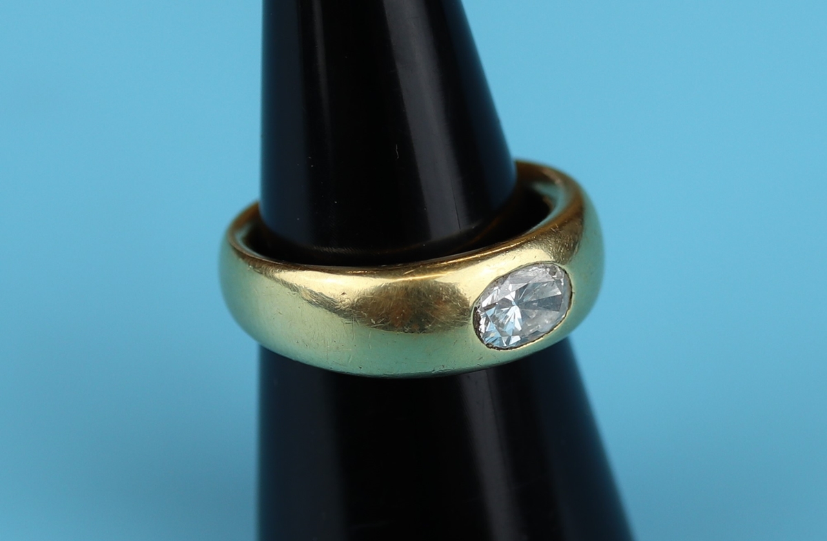 Heavy 18ct gold solitaire diamond ring (size L) - Image 6 of 6