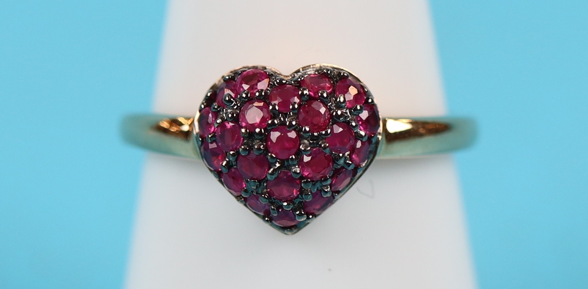 Gold ruby heart ring