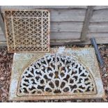 2 cast iron grates