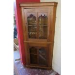 Glazed corner cabinet