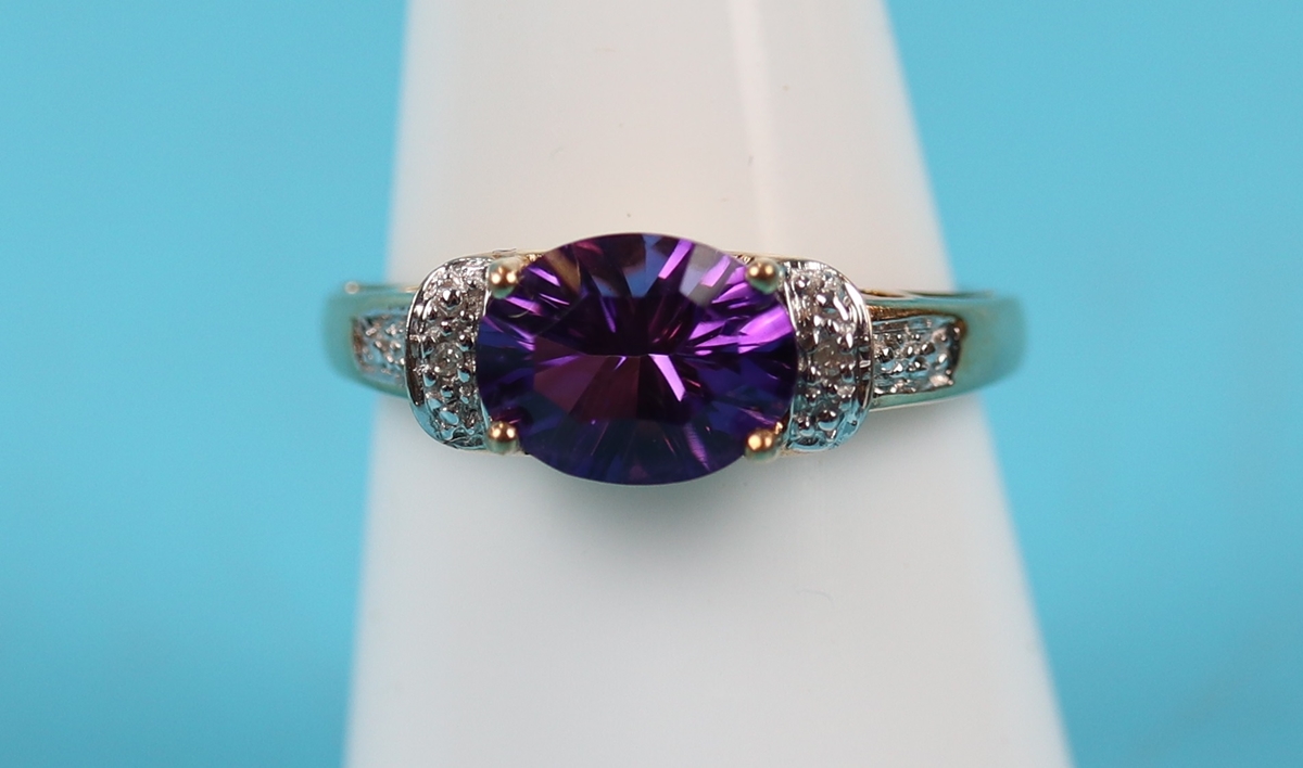 Gold amethyst & diamond ring