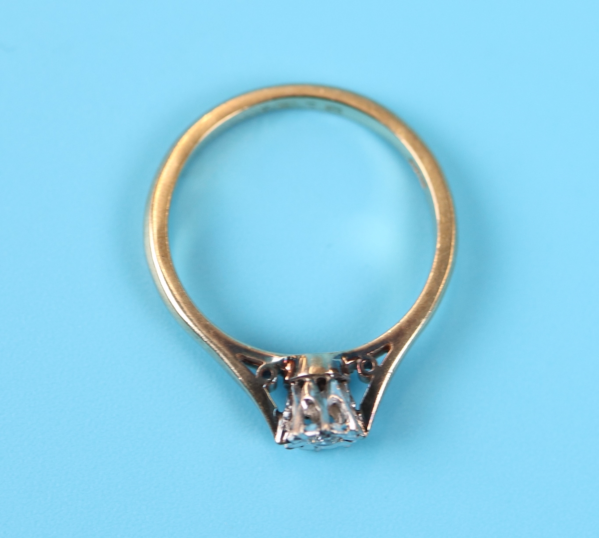 Gold diamond solitaire ring - Image 3 of 6