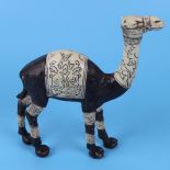 Interesting camel figure - Approx H: 19.5cm