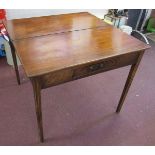 Mahogany tea table with drawer