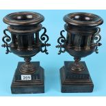 Pair of urns on marble bases - Approx H: 30cm