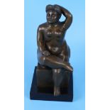 Rubenesque bronze of lady on marble base - Approx H: 26cm