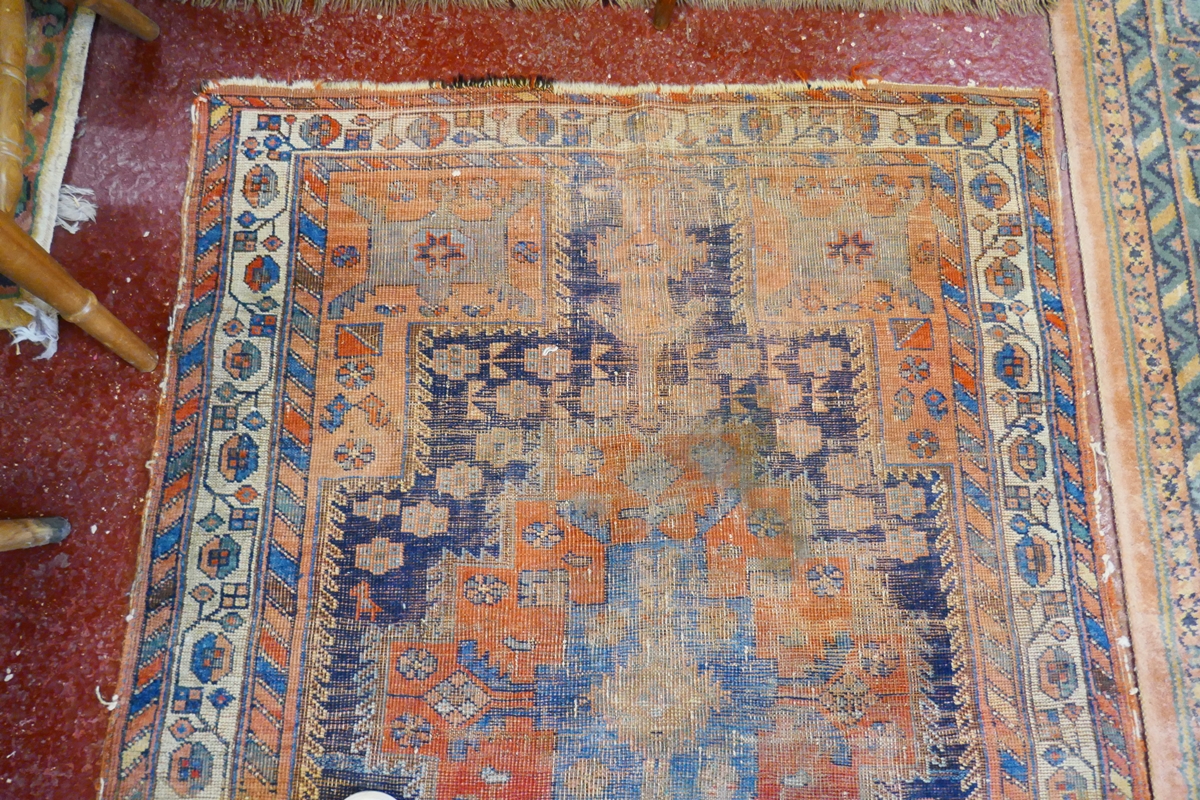 Antique hand woven Persian rug - Approx 150cm x 107cm - Image 5 of 5