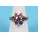 Gold amethyst set flower ring - Approx 3.41 grams