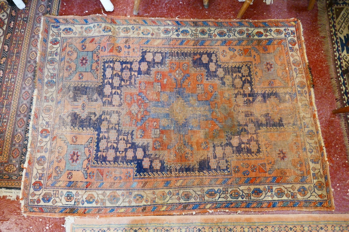 Antique hand woven Persian rug - Approx 150cm x 107cm - Image 2 of 5