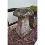 Large antique staddle stone - Cotswold stone - Approx H: 76cm