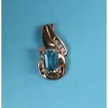 Gold blue topaz & diamond pendant