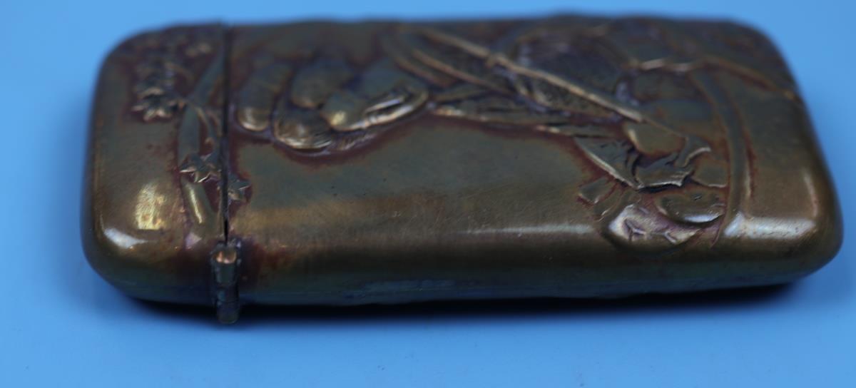 A brass novelty vesta case embossed with the figure of a Japanese Geisha and bamboo on the other - Image 5 of 5