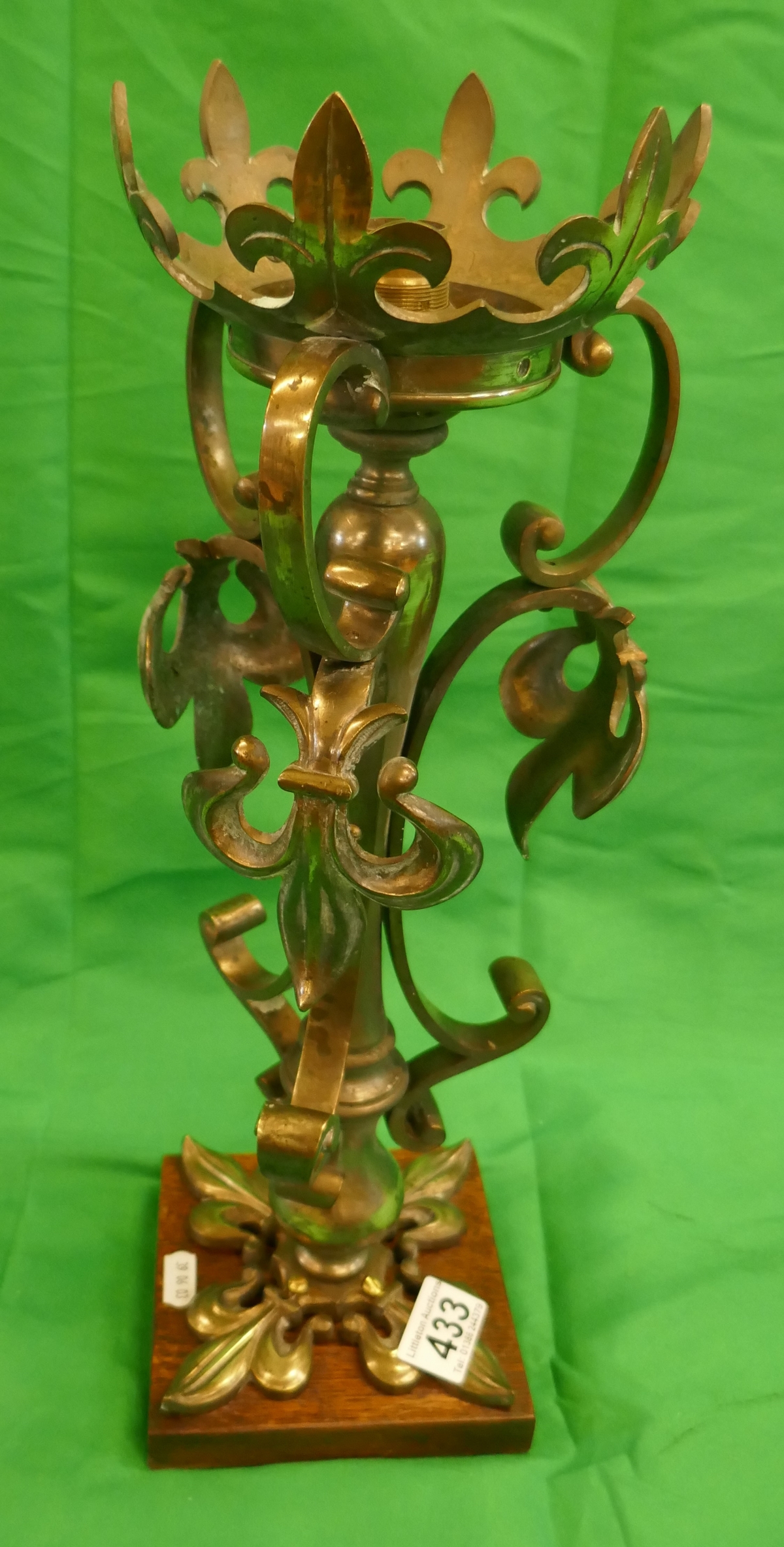 Heavy brass ornate table lamp - Approx H: 44cm