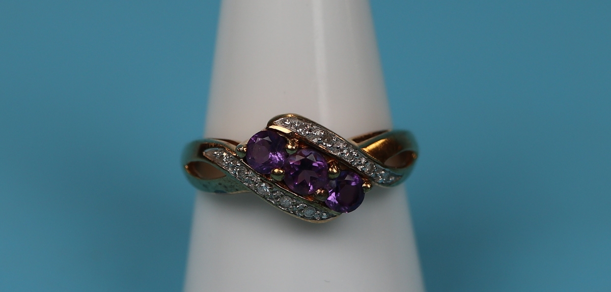 Gold amethyst & diamond ring