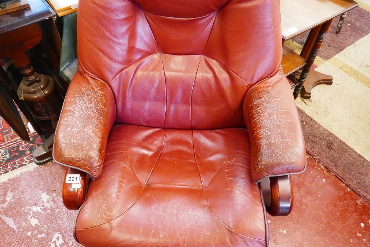 Stressless style armchair and footstool - Bild 2 aus 3