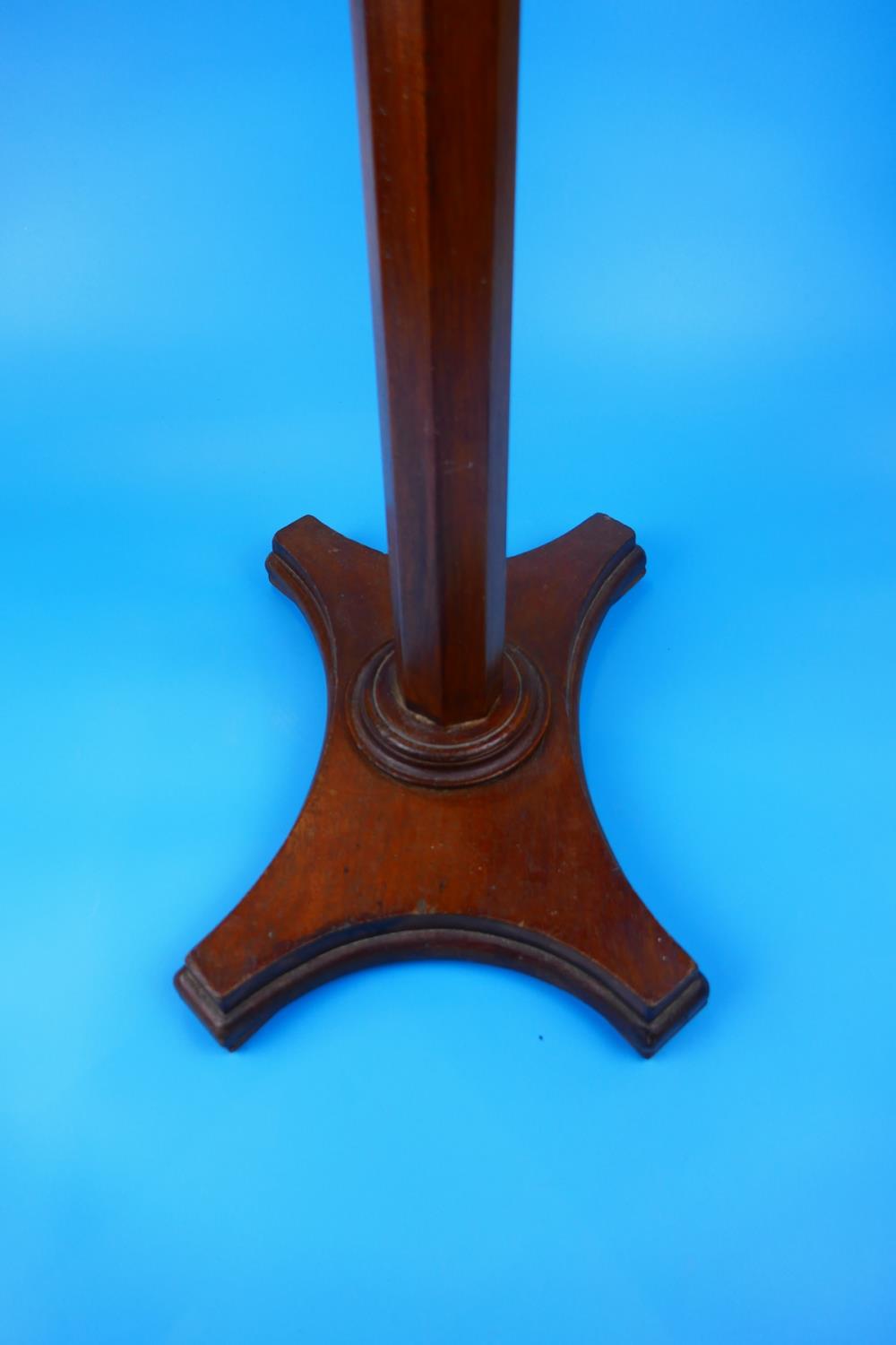 Mahogany pedestal occasional table - Bild 3 aus 4