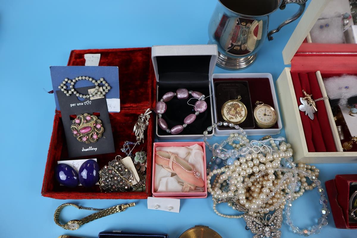 Collectables to include costume jewellery and powder boxes - Image 6 of 8