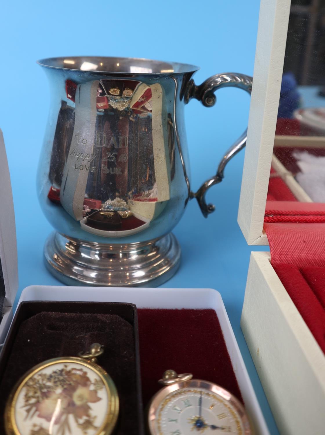 Collectables to include costume jewellery and powder boxes - Image 8 of 8