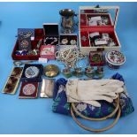 Collectables to include costume jewellery and powder boxes
