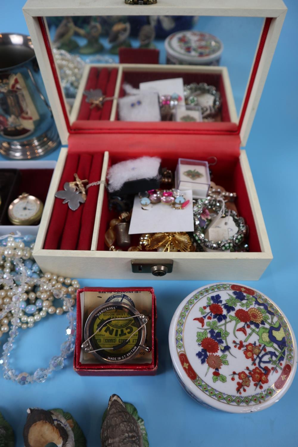 Collectables to include costume jewellery and powder boxes - Image 7 of 8