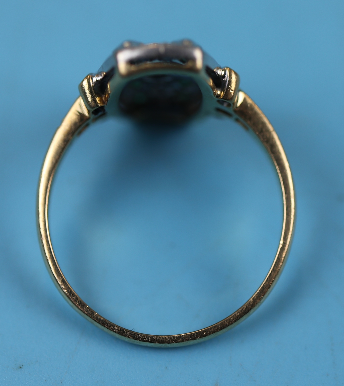 18ct gold emerald, sapphire & diamond set ring - Image 2 of 2