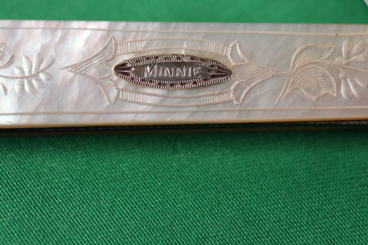 Mother of pearl handled fruit knife with hallmarked silver blade and pair of hallmarked silver sugar - Image 4 of 4