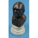 Small bronze bust of Winston Churchill on marble base - Approx H: 15.5cm