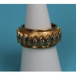Fine 18ct gold marquise set diamond ring