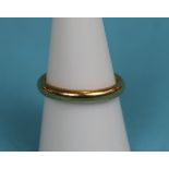 18ct gold wedding band