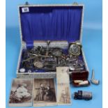 Case of collectables to include pipes, travel clock etc