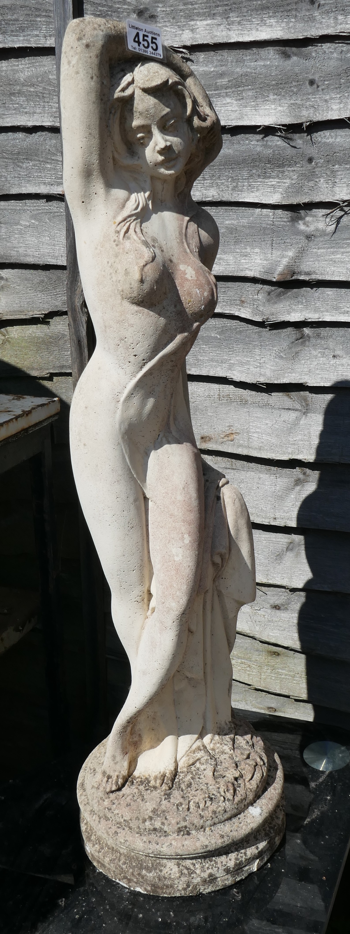 Stone statue of girl - Approx H: 85cm