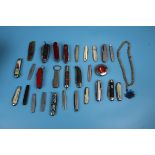 Collection of pocket knives etc