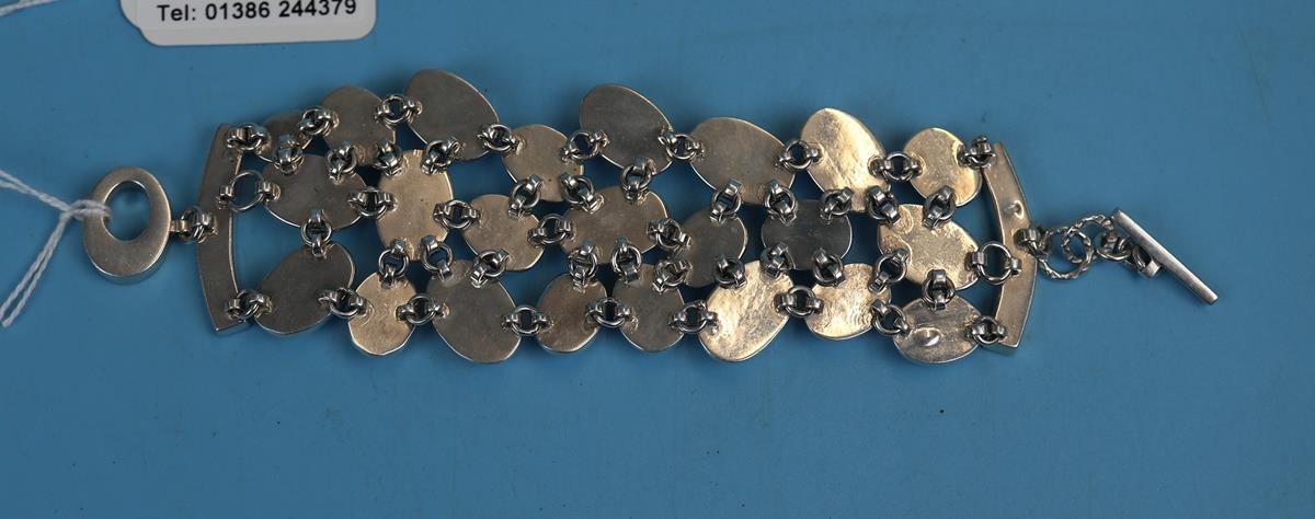 Heavy designer silver bracelet - Image 2 of 2