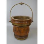 Decorative bucket with liner