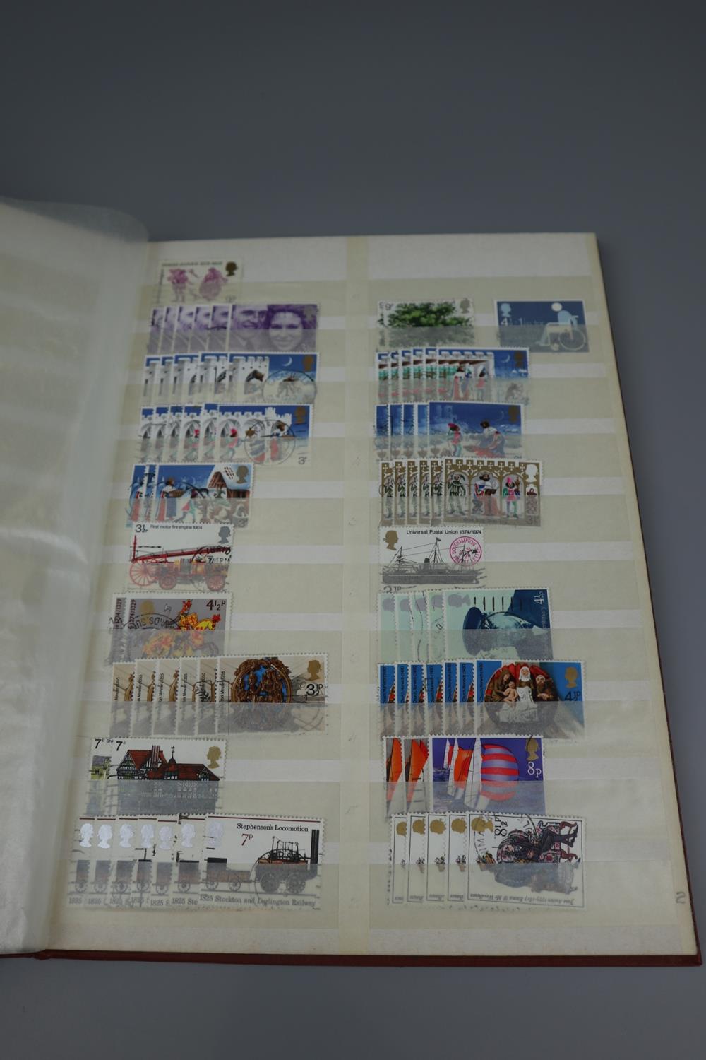 STAMPS - 5 albums of GB mint & used, mainly early QEII pre-decimal plus 4 empty Royal Mail - Image 92 of 129