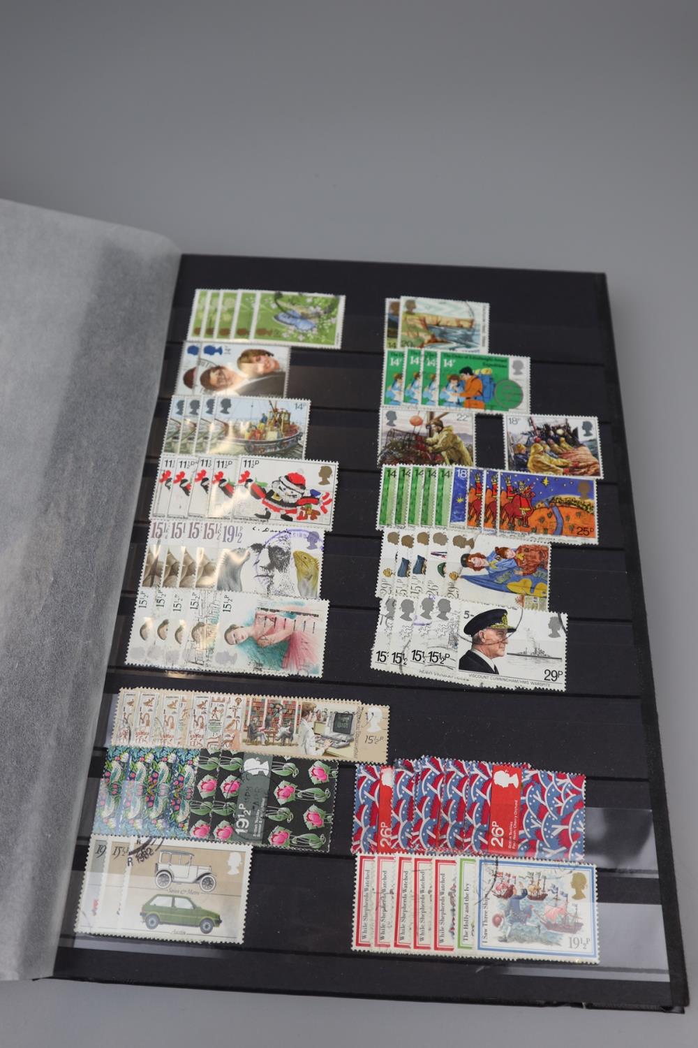 STAMPS - 5 albums of GB mint & used, mainly early QEII pre-decimal plus 4 empty Royal Mail - Image 71 of 129