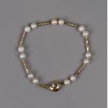 Gold & pearl bracelet