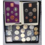 Tray of coins to include 2 1971 year sets
