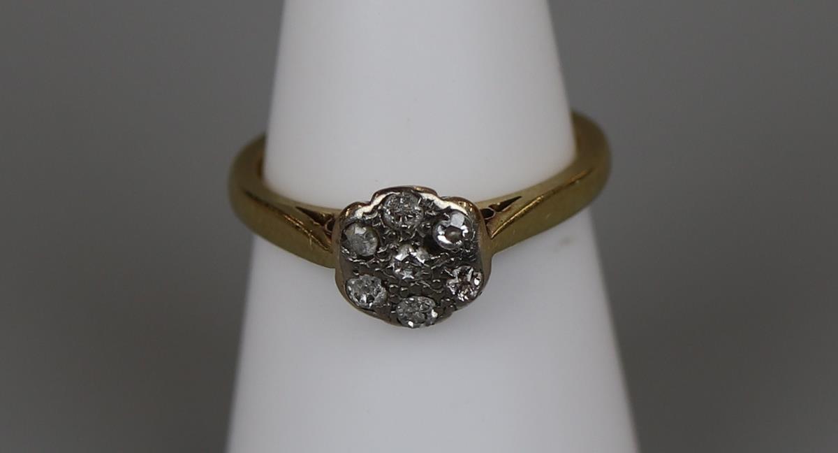 Antique 18ct gold diamond set ring