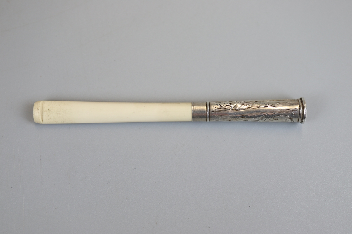 Collection of silver etc to include cigarette holder - Image 6 of 6