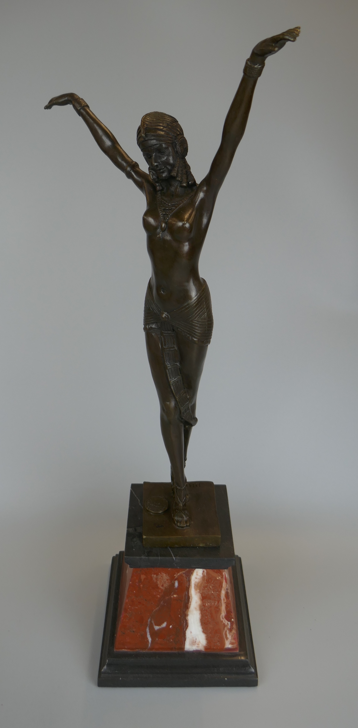 Bronze on marble base - Nude female - Approx H: 55cm